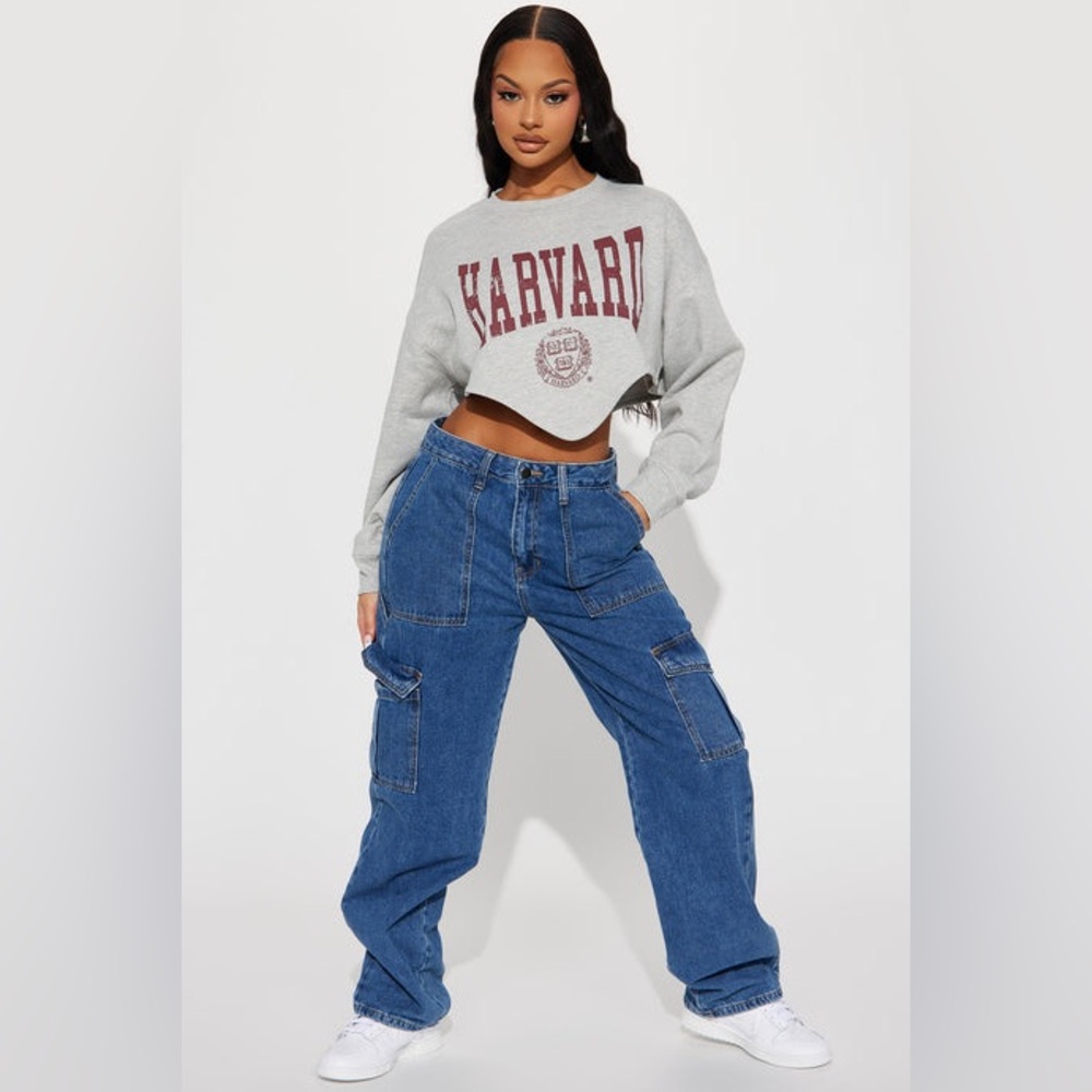 Harvard University Cropped Sweatshirt - Light Gray with Maroon Logo